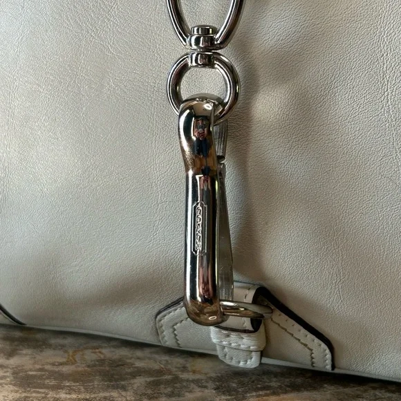 Vintage COACH Hamptons Hobo Clip Flap Chalk White Leather 8A67 EUC - Picture 4 of 16